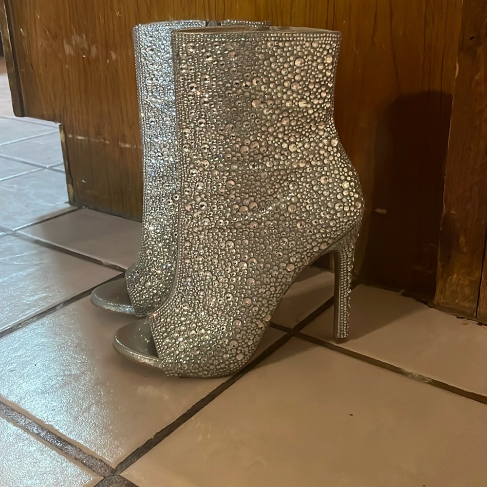Women’s heels. Size 7.